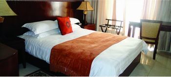 גאבורון Hotel Labama מראה חיצוני תמונה
