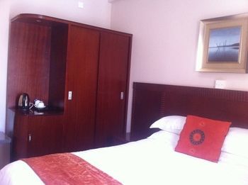 גאבורון Hotel Labama מראה חיצוני תמונה