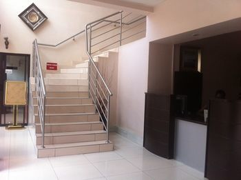 גאבורון Hotel Labama מראה חיצוני תמונה